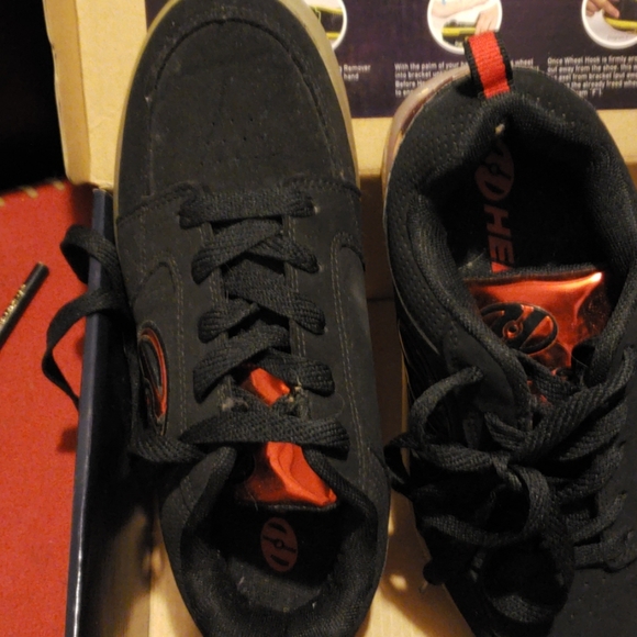 Black and red shoes new - Picture 2 of 3